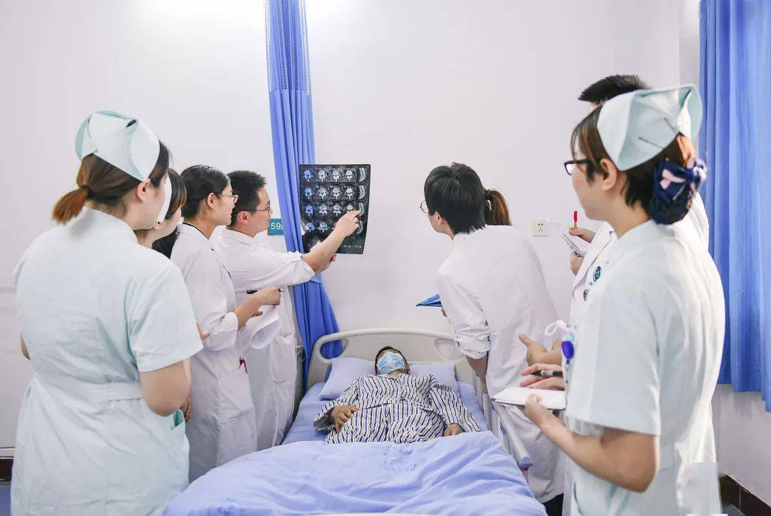 消化系统的恶性肿瘤性疾病，严重危害人们的身体健康，需及时治疗