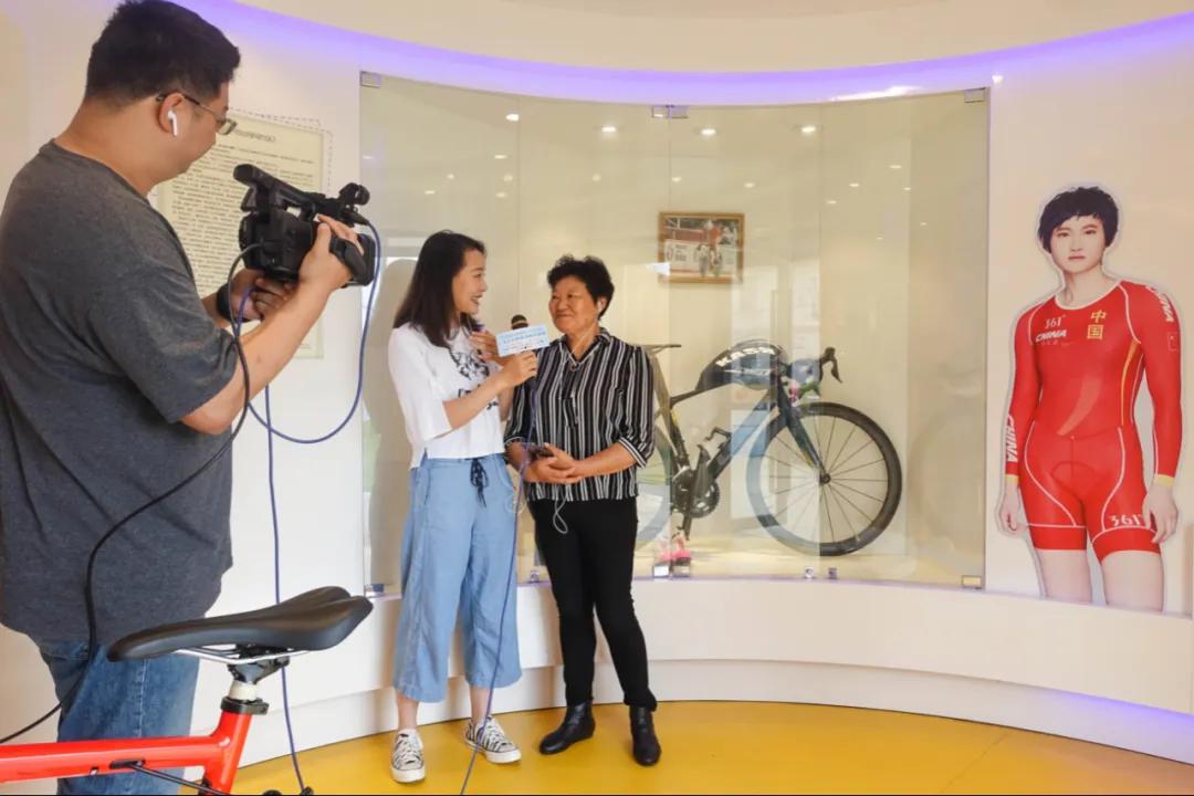 玩骑行和摄影,行走山野乡间赏田园风光