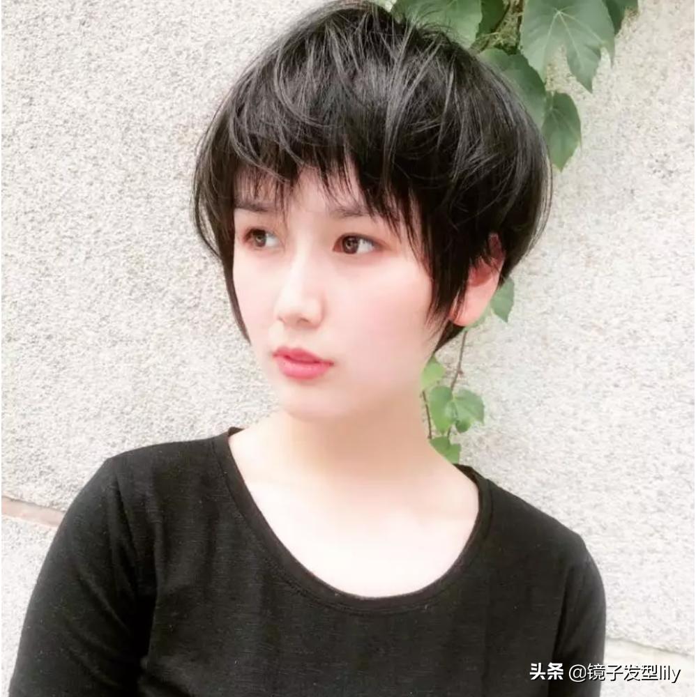 可爱的发型显脸小长发,小脸型短发发型设计