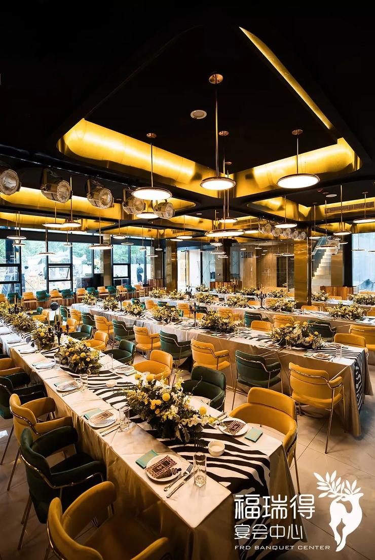 婚宴新郎新娘座位如何安排,婚宴安排到主桌怎么说