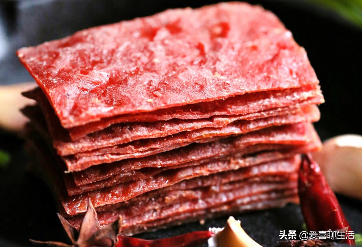 元旦将至，女生若工资允许，建议囤这5种零食，招待客人有面子