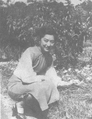 29岁抛却名伶事业,息影大半生,她陪丈夫当农民,离世却不能合葬