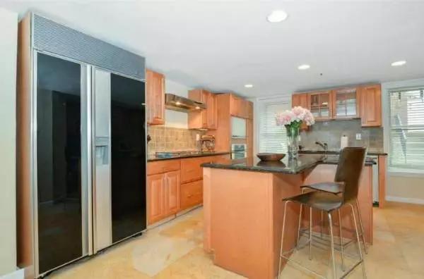 1000万美元在美国买房子,美国1000美元能租到什么样的房子