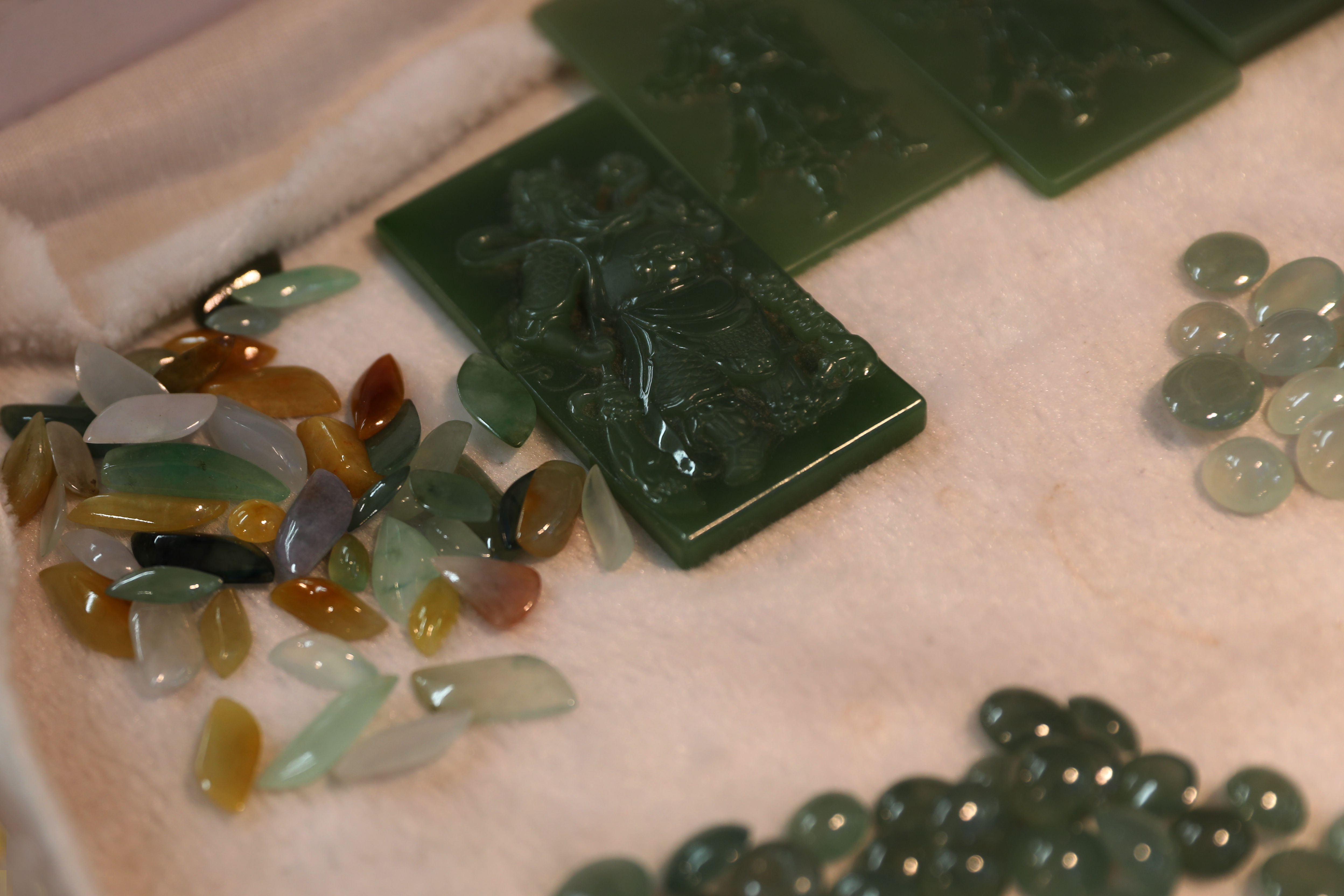 广州玉器街附近,广州玉器市场里面的玉多少钱