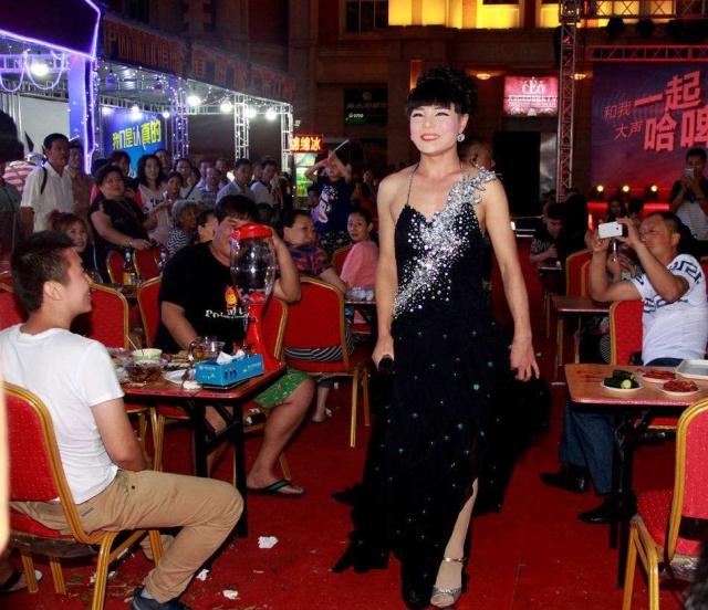 直击火爆全球的泰国“人妖”,背后是一种怎样的心酸和孤独?