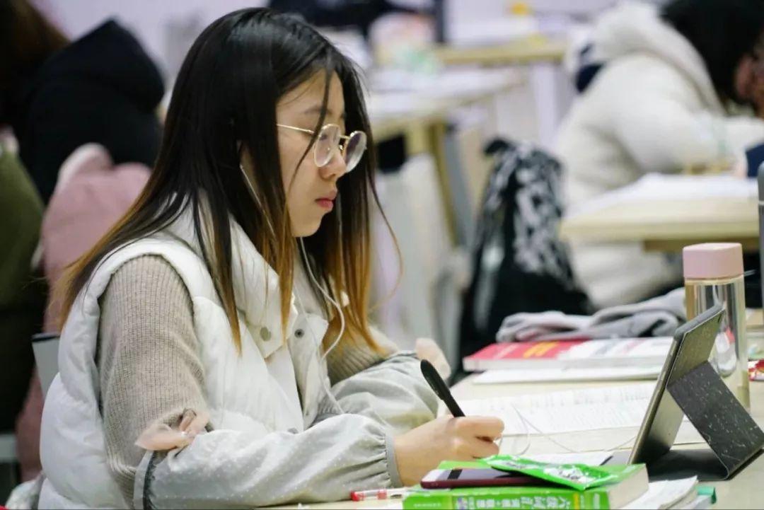 教师工资表最新标准,教师工资对照表最新