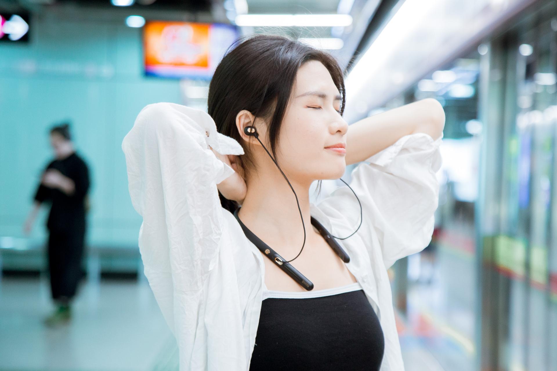 oppo哪一款耳机降噪好,oppo降噪耳机缺点