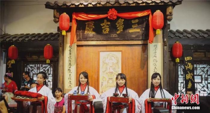 娶媳妇要花多少彩礼？有个地方不用给钱