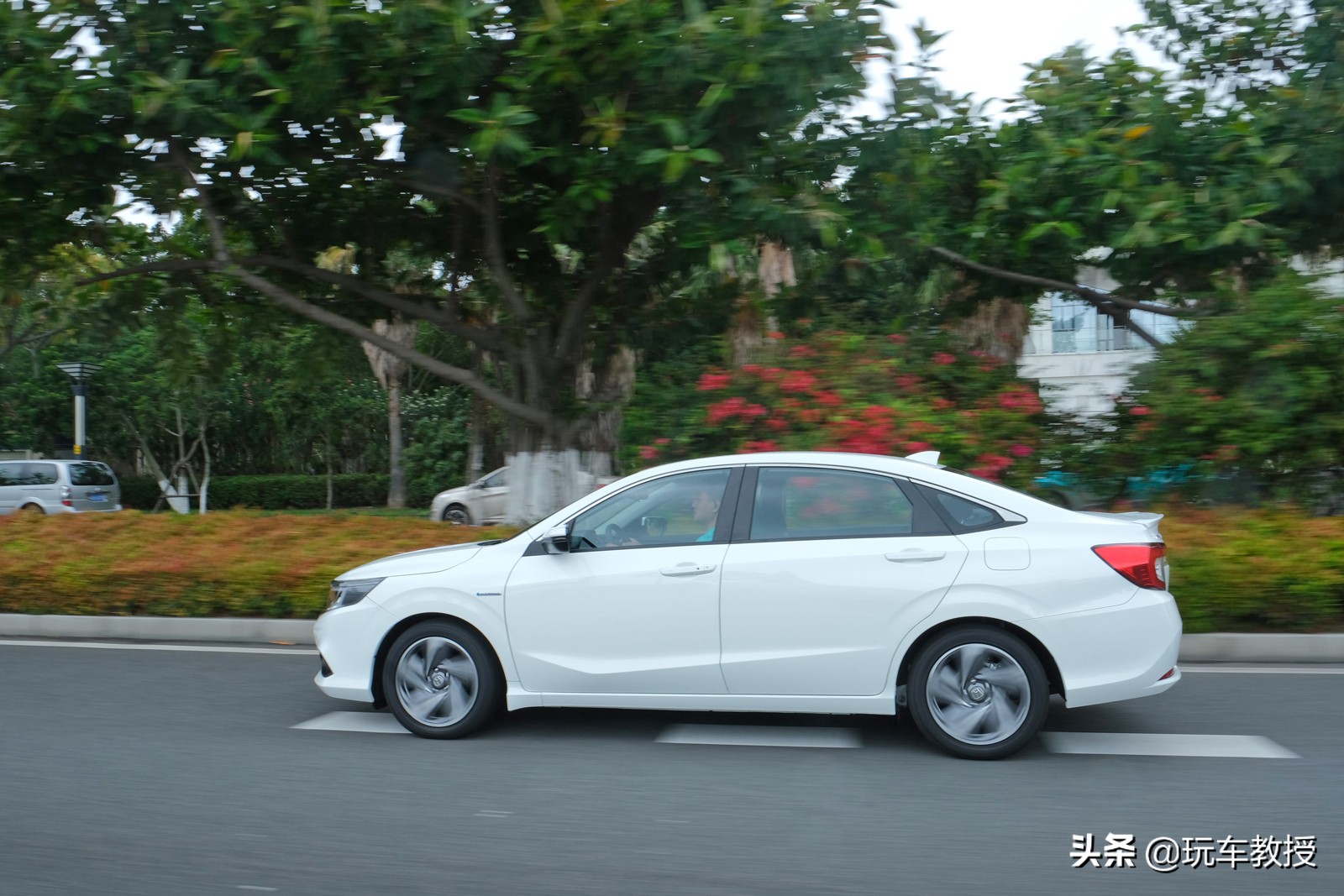 本田凌派锐混动2021款怎么开省油,凌派2022款1.0cvt豪华版新车油耗