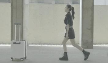 双十一爆款来袭！小米众筹自动跟随行李箱，上海重庆：敢来试试？