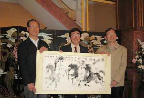 掌上乾坤指间生花世界级艺术家-贾同辉的“指墨”风釆