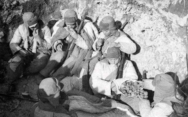 长津湖冰雕连幸存者有哪些,冰血长津湖冰雕图片