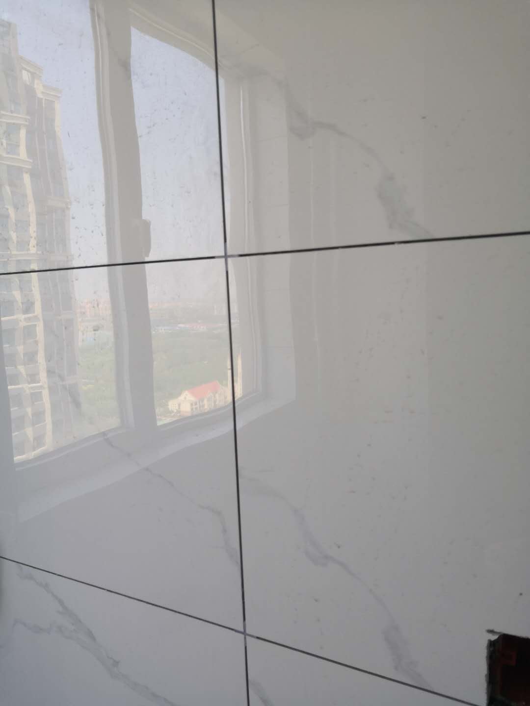 饭店厨房墙面瓷砖怎么贴价格最省,厨房墙壁贴砖多少钱一平方