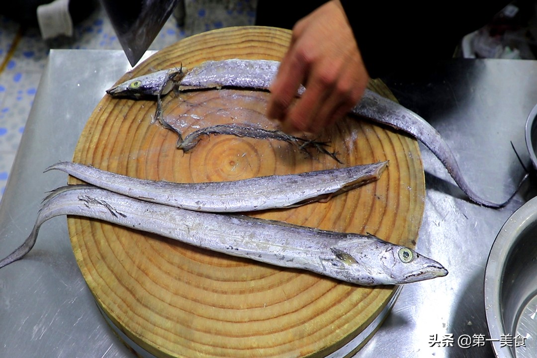 不管炸什么鱼，不要直接下锅！加上这2步，鱼肉更鲜更嫩还没腥味