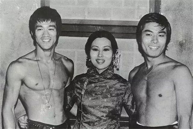 如何评价李小龙的电影,怎么评价李小龙传奇