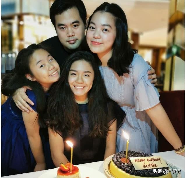 钟镇涛给妻子庆生,钟镇涛婚姻视频