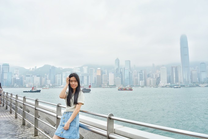 世界将我包围下一句,世界将我包围演唱