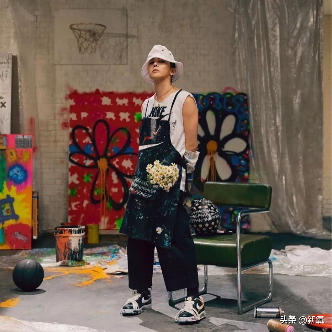 nike权志龙联名1.0上脚实拍,耐克联名鞋权志龙收入