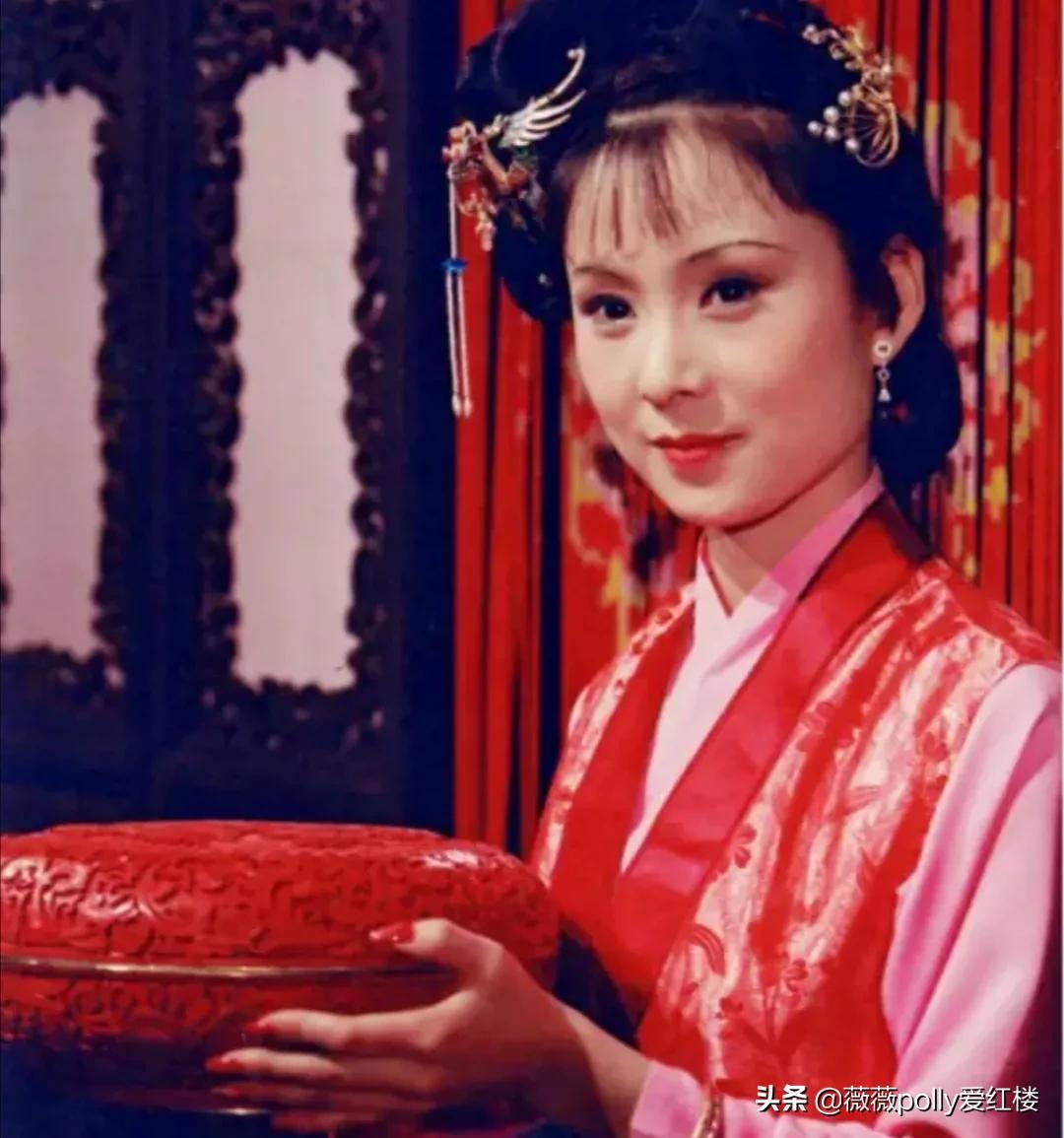 王夫人为什么让薛宝钗管理大观园,王夫人提拔袭人