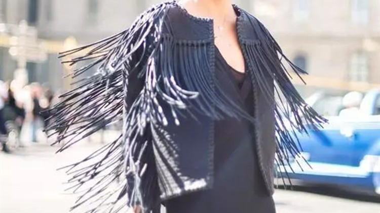 短款皮衣各种时尚搭配图 (高级时髦皮衣穿搭)