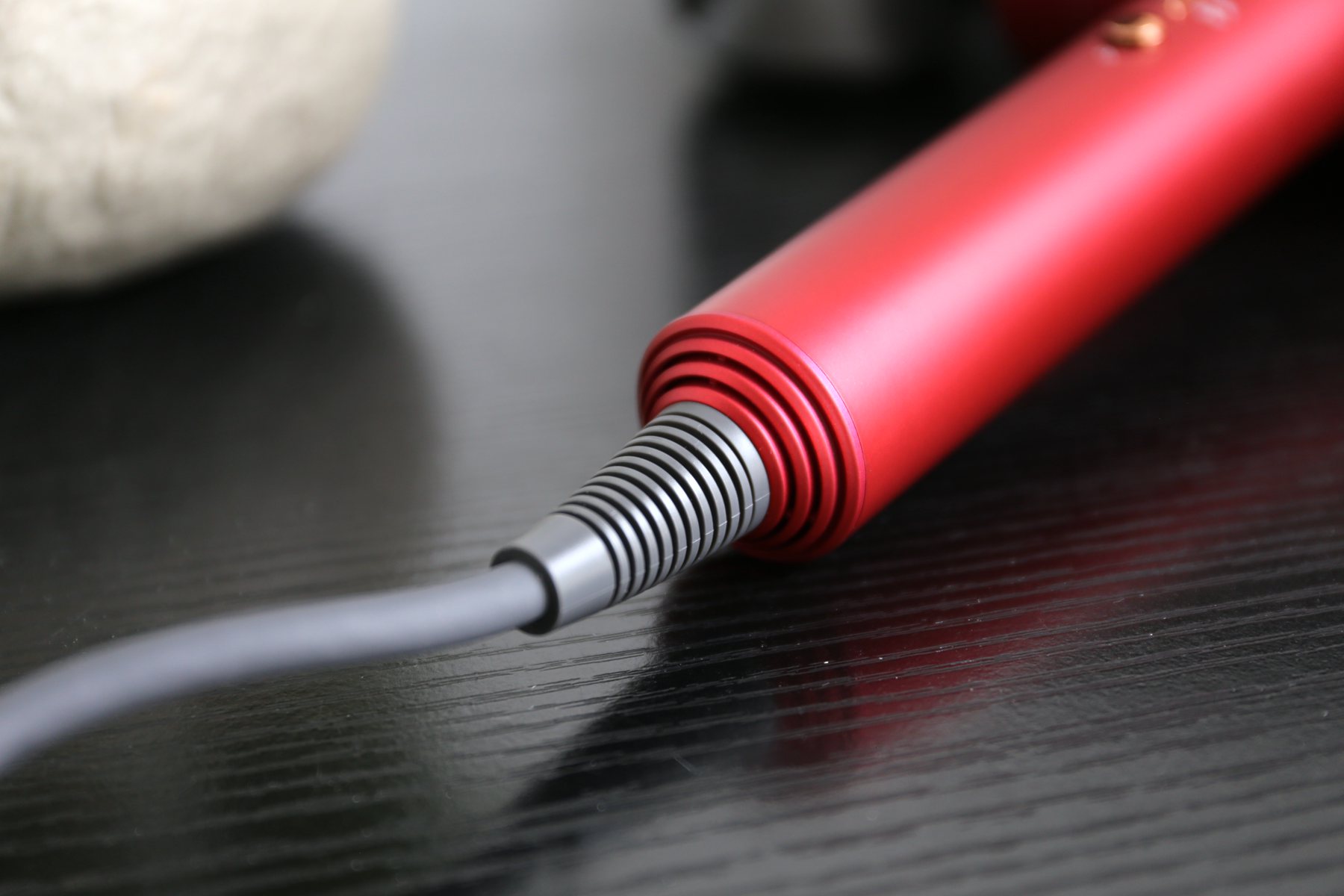 戴森dyson supersonic 吹风机hd08 (戴森吹风机和莱克涡扇吹风机对比)