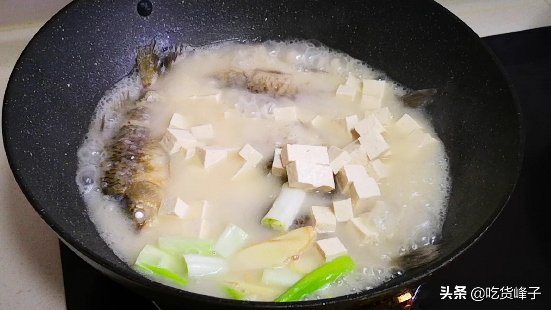 鱼汤怎么熬不出奶白,为什么熬出来的鱼汤特别腥