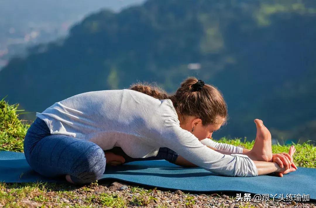月经量少经期瑜伽体式,经期瑜伽排毒36体式