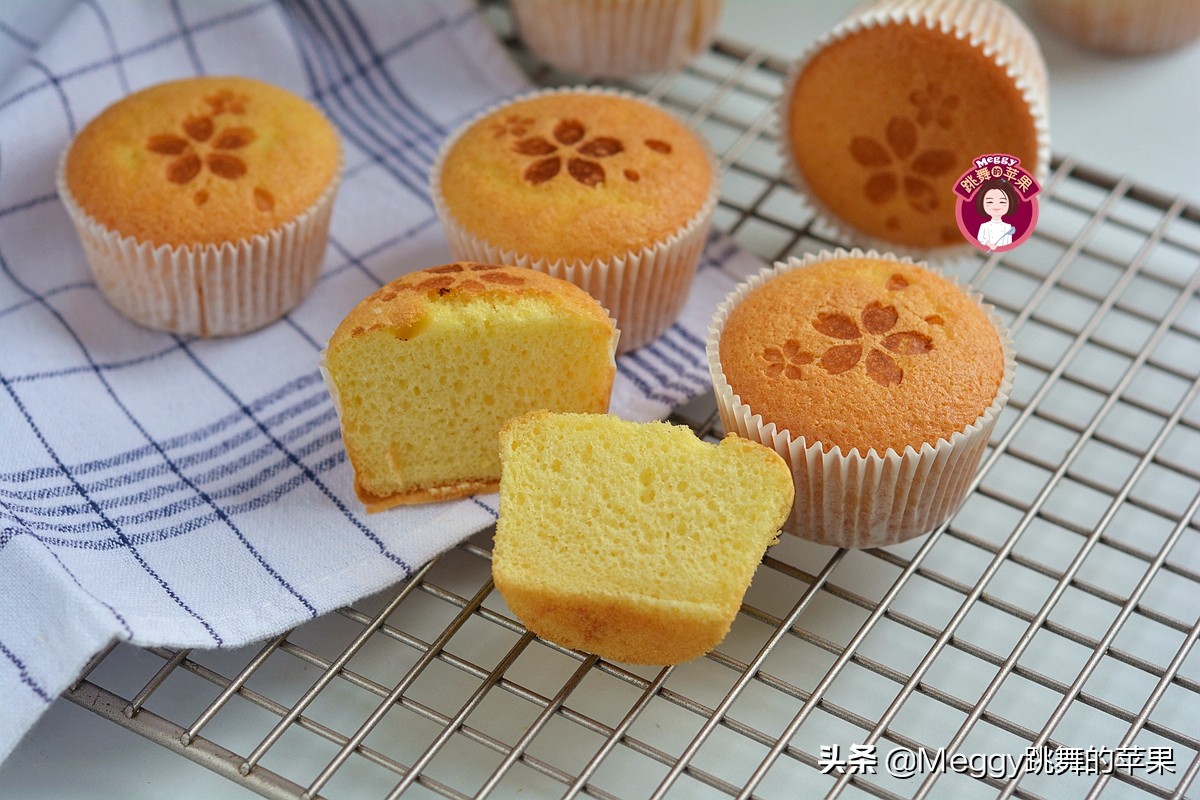 只需要鸡蛋面粉和酸奶做的蛋糕,用一个鸡蛋和蛋糕粉做早餐