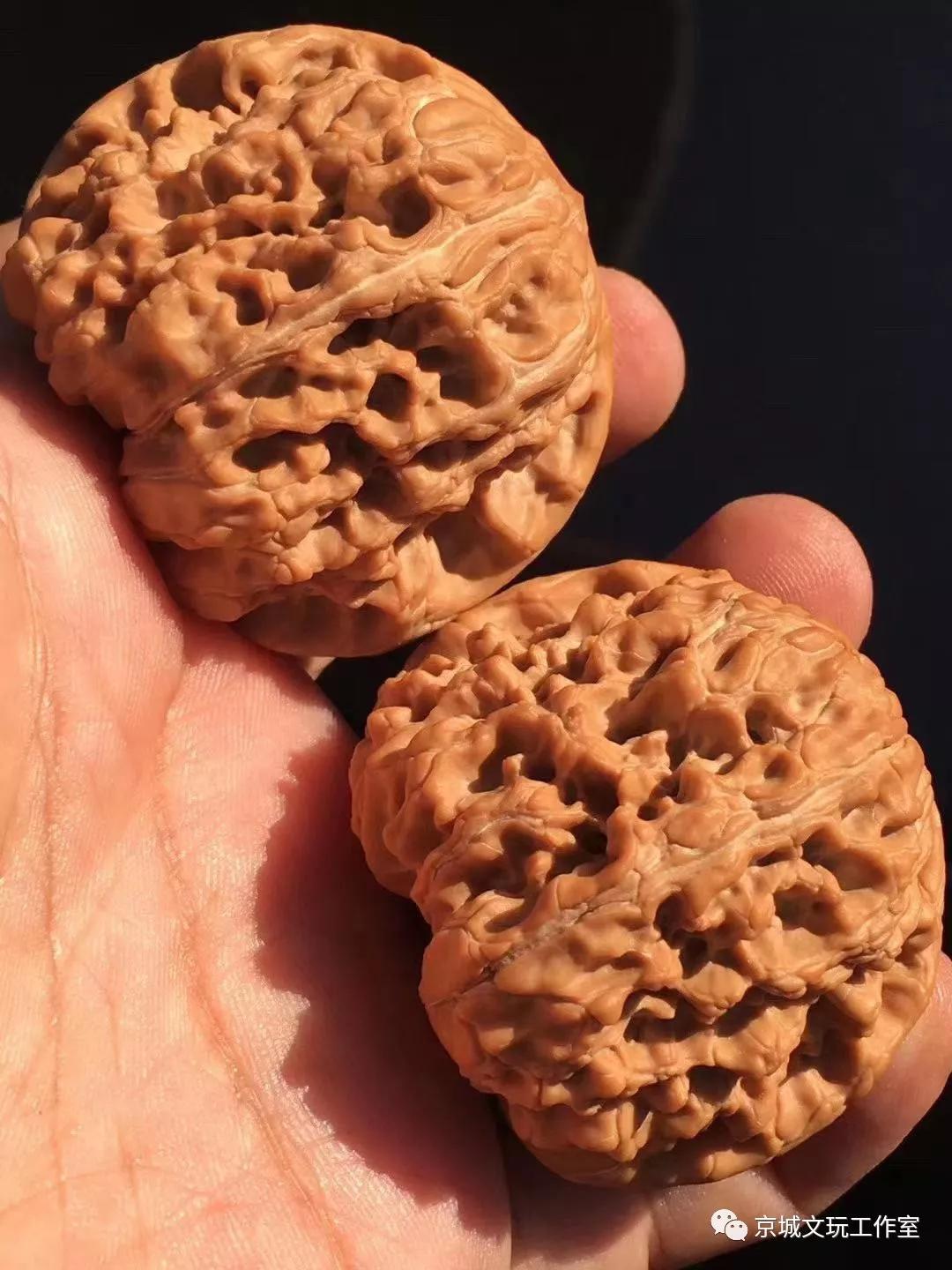 文玩核桃刚到手必须刷亮才能盘吗,文玩核桃正确盘玩手法