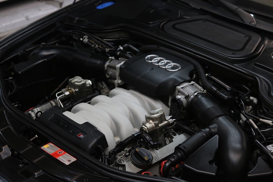 怪兽修车：修复一辆09年西装暴徒奥迪S8，当年售价200多万