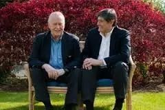 戴15元手表，却秘密捐出560亿：人活到极致，一定是素与简