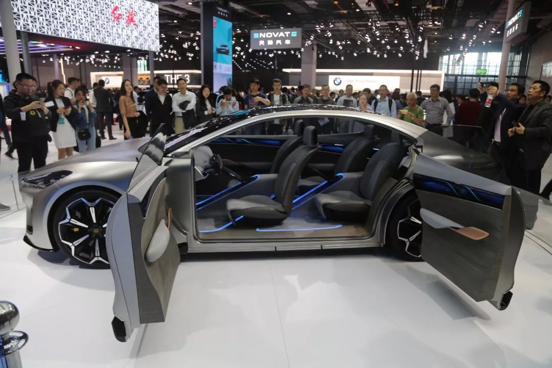 美女、名车，你要谁？老司机：我都要了！