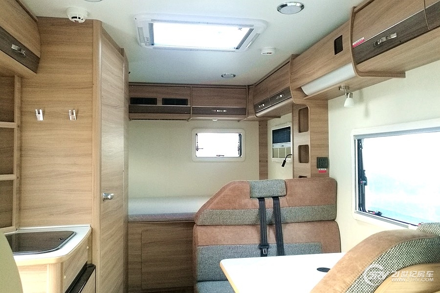 双逆变器+330W太阳能中通驰维6600售价46.98万元