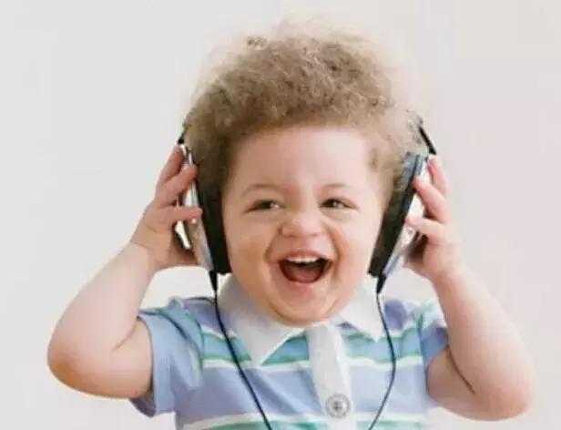 注意力不集中、鞋子穿反、喊他没反应？原来是孩子这里出了问题