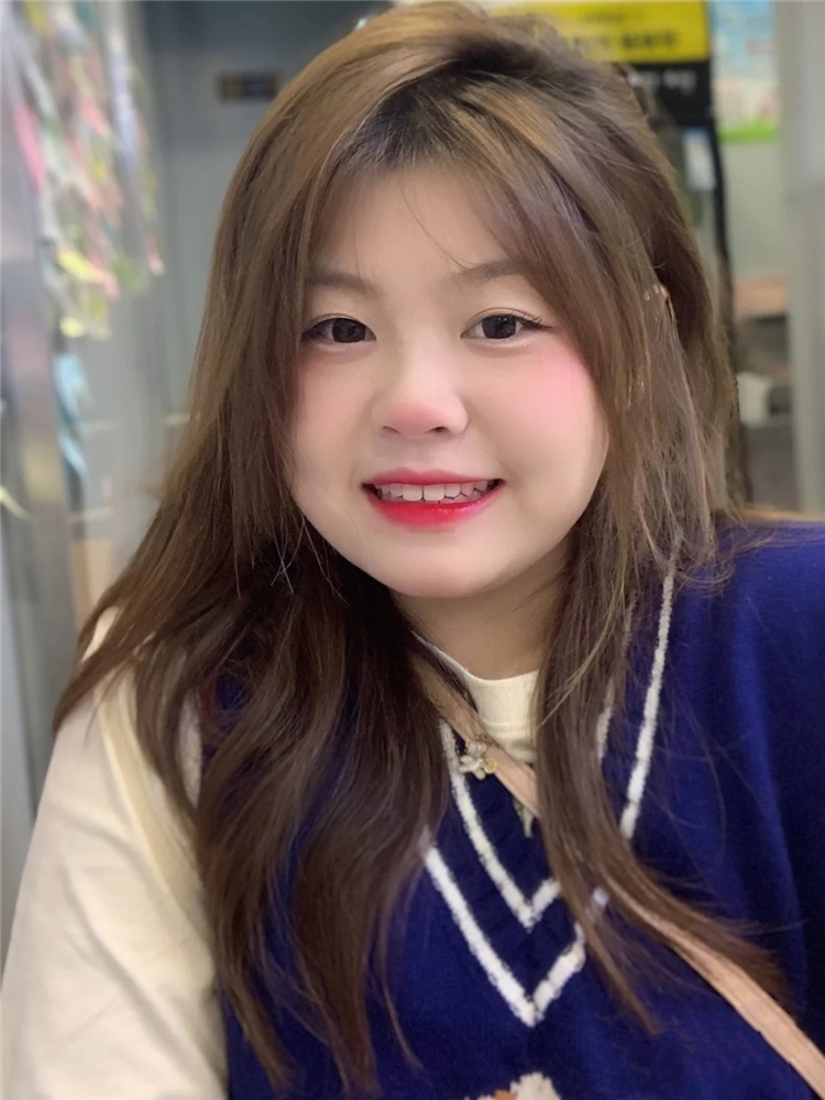 脸显大的女生发型,脸大女生日常发型