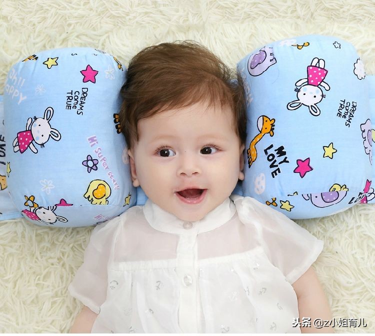 别再这样抱宝宝了，会歪脖子你还不知道吧，分享下如何纠正歪脖子