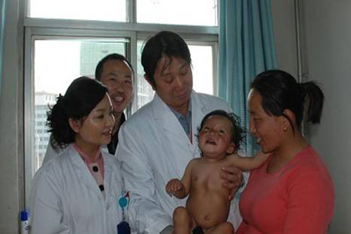 国内外专家质疑、成功率不到10%,他却固执己见,成功创下医学奇迹