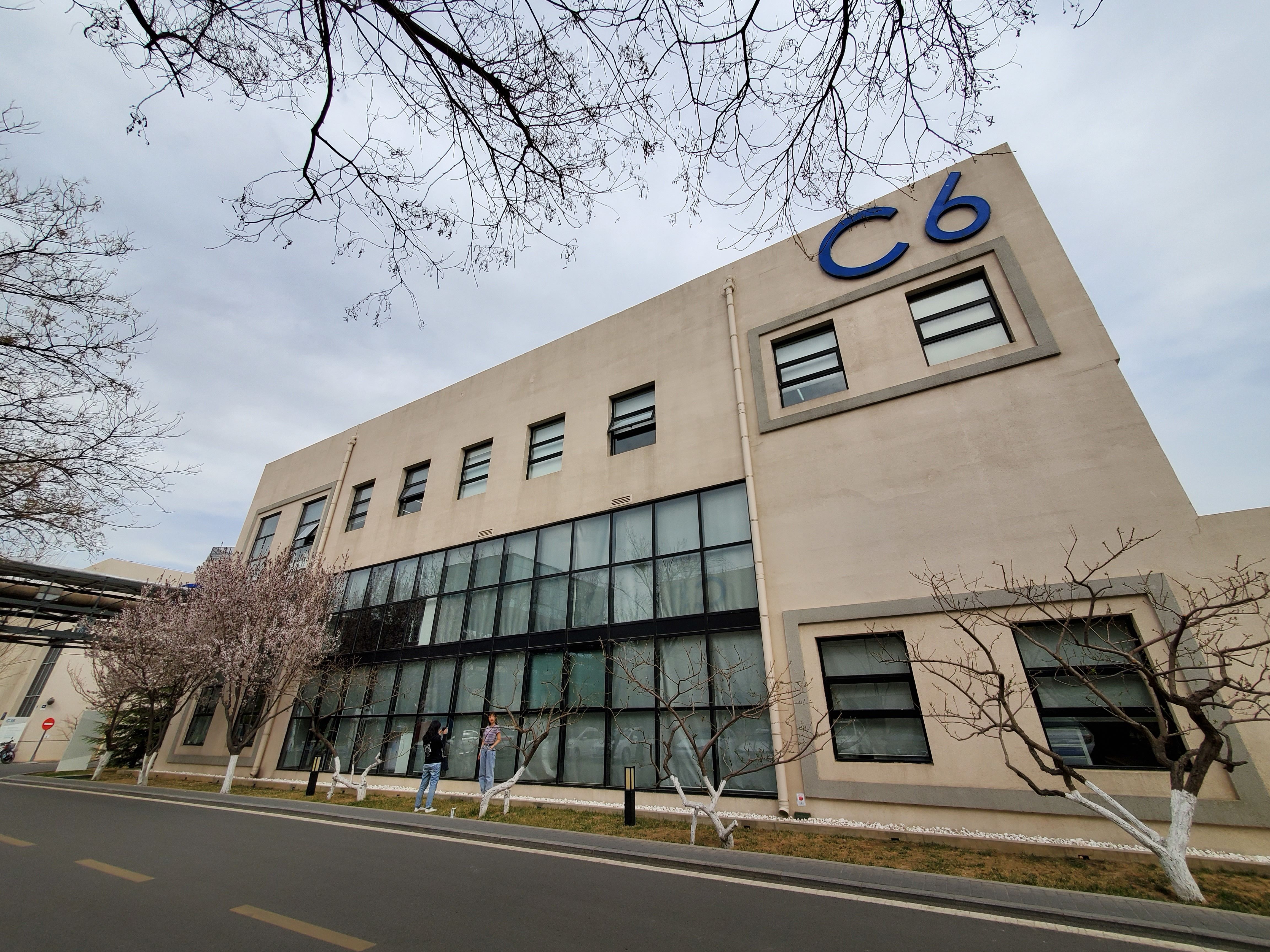 三星s10+现在还值得买吗,三星s10+目前还值得买吗