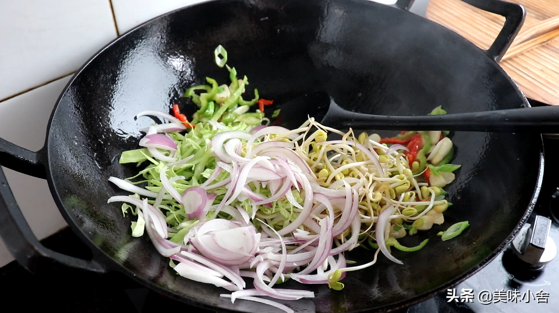 陕西老乔炒细面的家常做法,炒细面用的面条怎么能蒸软