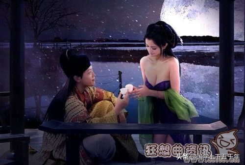 在古代*楼青**女子是一种职业，三品官员的收入不及她们的私房零花钱