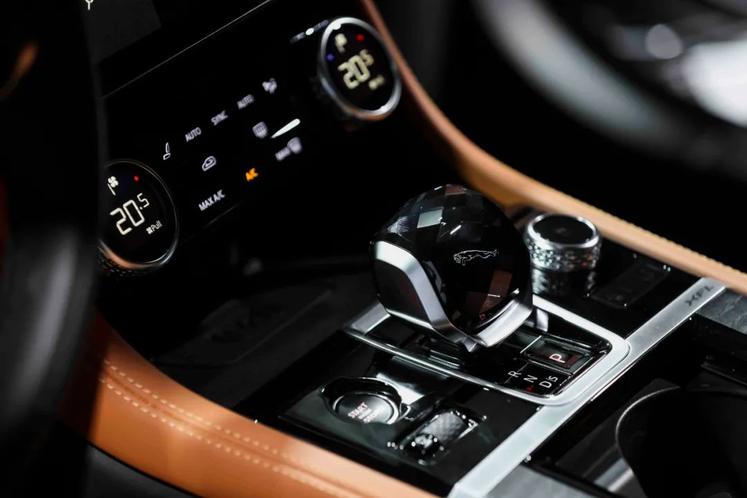 卖43万，中国特供，路虎揽胜极光L能卖得动吗？