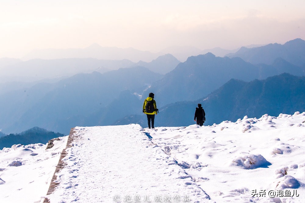 陕西秦岭发现的石头,捡石头下雪了后续
