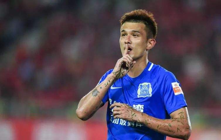 锋线主力缺阵让富力联赛举步维艰！球迷期待他早日王者归来