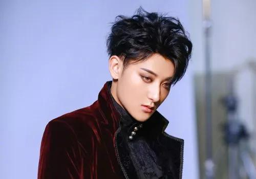 男士扫一扫脸型配发型软件免费,男士国字脸型适合什么样的发型