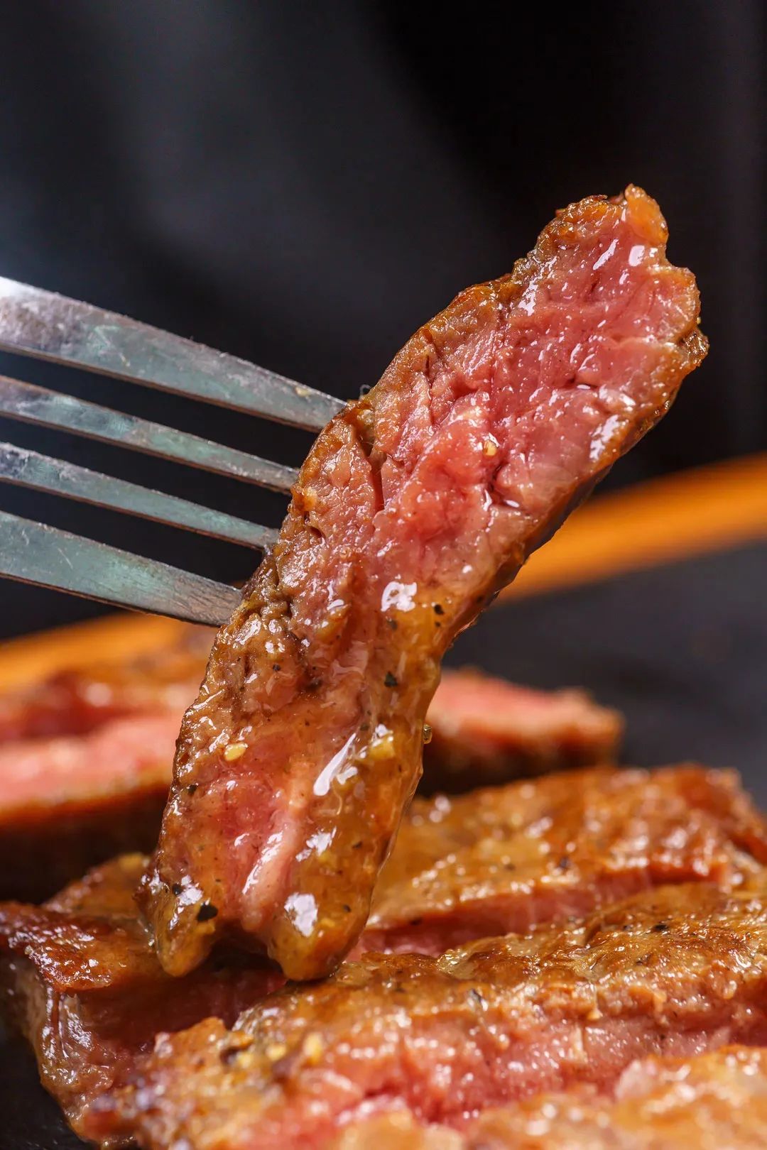 吃「M5和牛」!喷火一米高才能吃!北京路、岗顶...