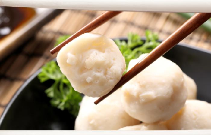 酥脆鲜甜咬下去满满都是墨鱼丸,墨鱼丸怎么炸才能做到外酥里嫩