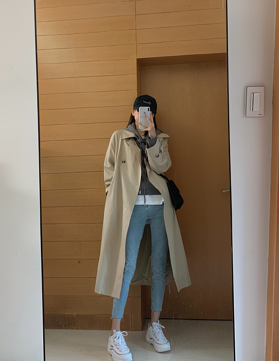 又到穿风衣白衬衣的季节,又到了穿风衣的时候了每日穿搭