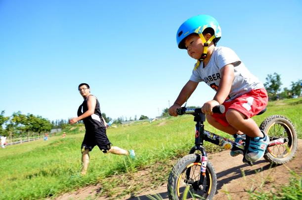 家长对孩子体育训练计划,关于孩子运动的家长建议