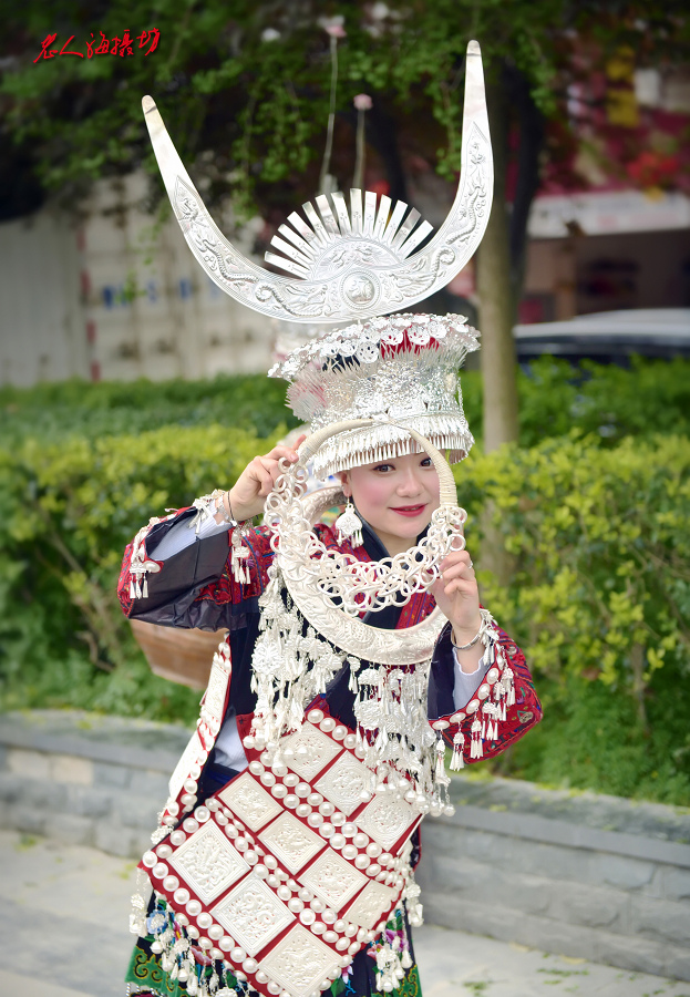 探访苗族银饰,苗族风情拨银饰