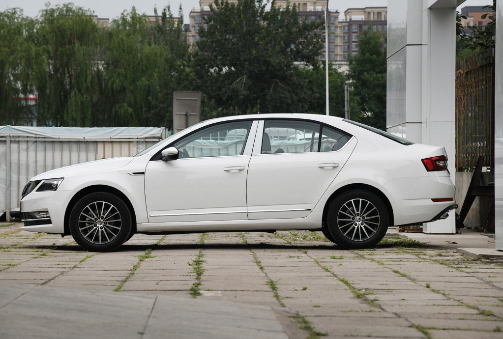 明锐顶配,斯柯达明锐对比朗逸